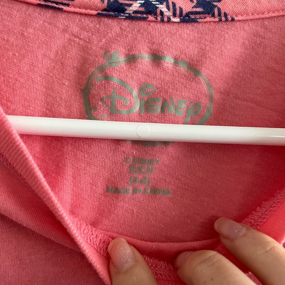 ❤️Disney sleep shirt - Picture 2 of 3